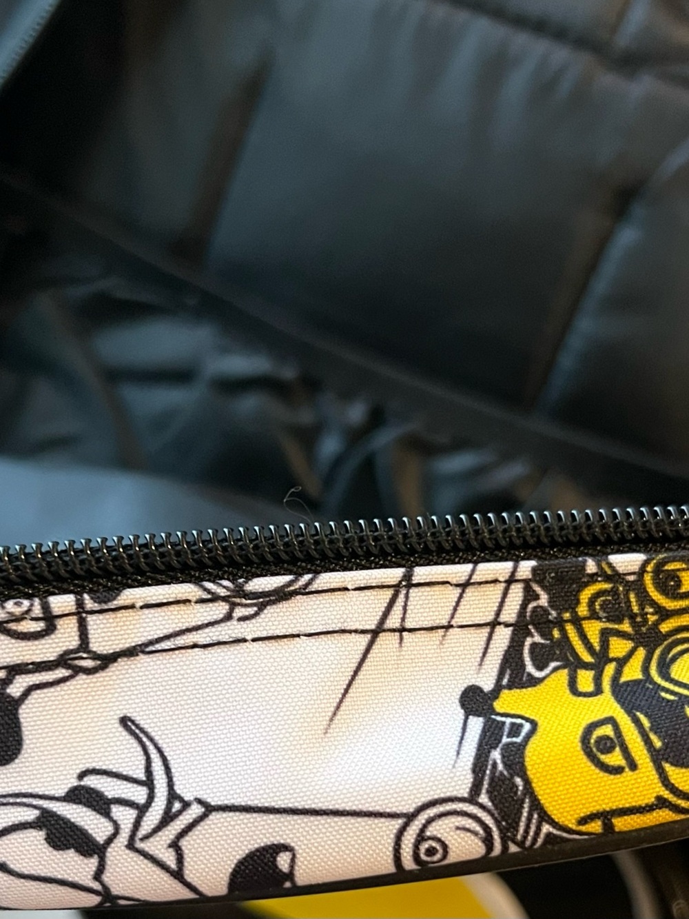 Universal Illumination Minions -The Rise of GRU Banana Black & Yellow Backpack - Picture 7 of 15